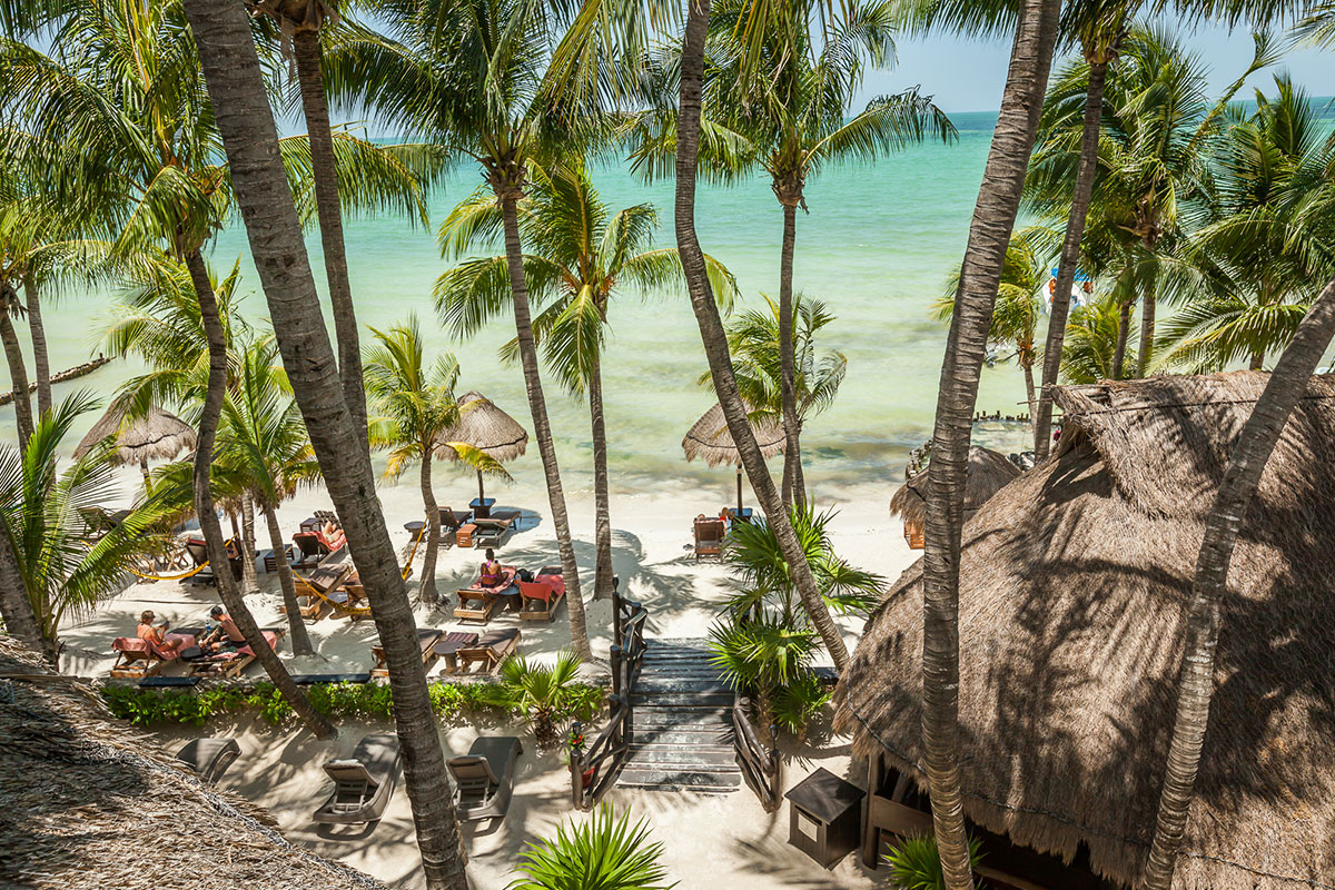 BEACHFRONT HOTEL LA PALAPA ISLA HOLBOX MEXICO