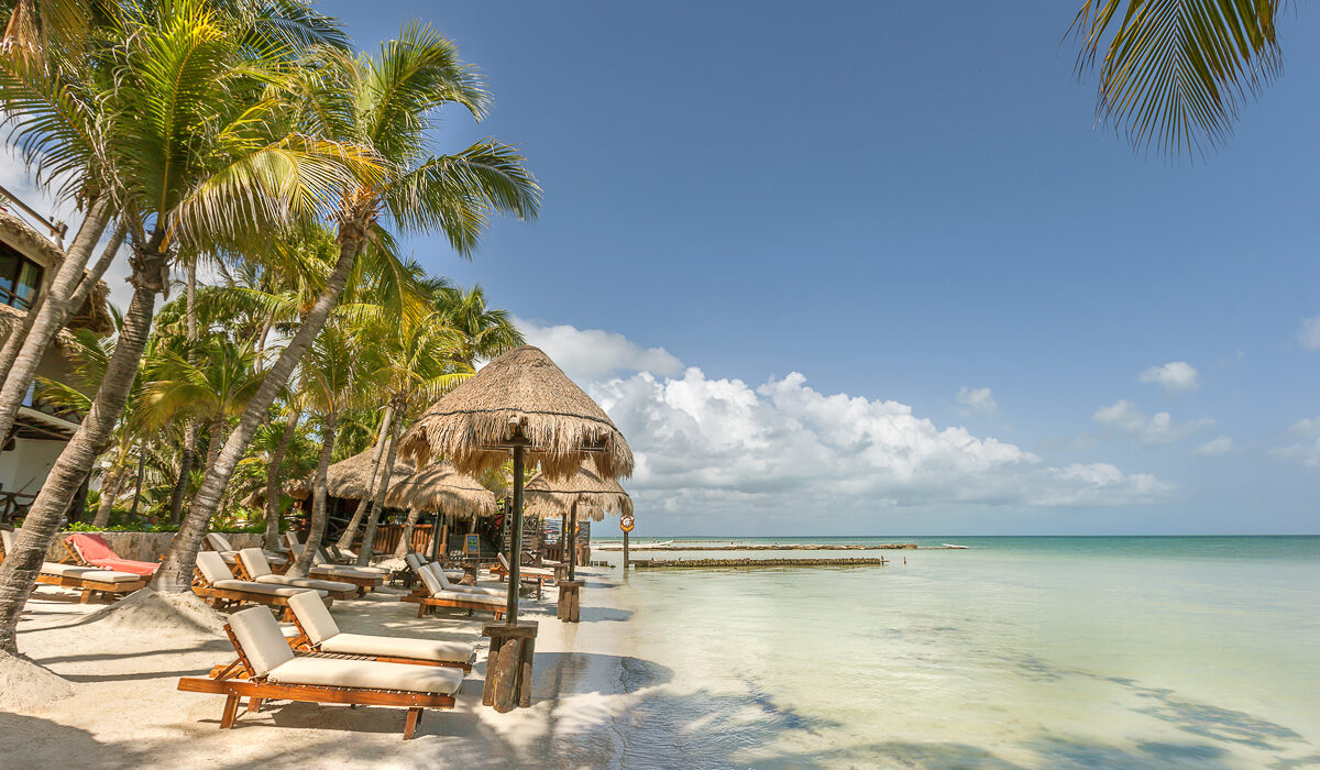 Beachfront Hotel La Palapa Holbox