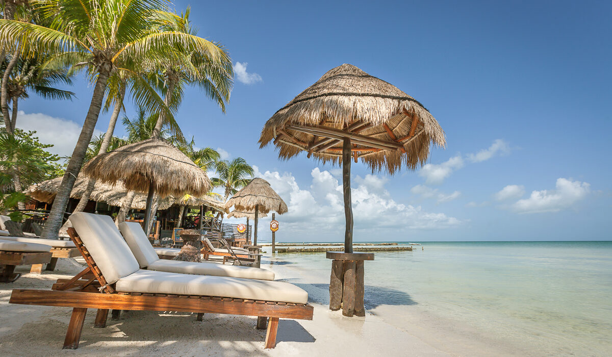 BEACHFRONT HOTEL LA PALAPA ISLA HOLBOX MEXICO