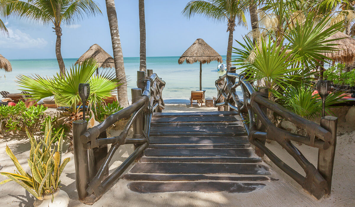 Beachfront Hotel La Palapa Holbox